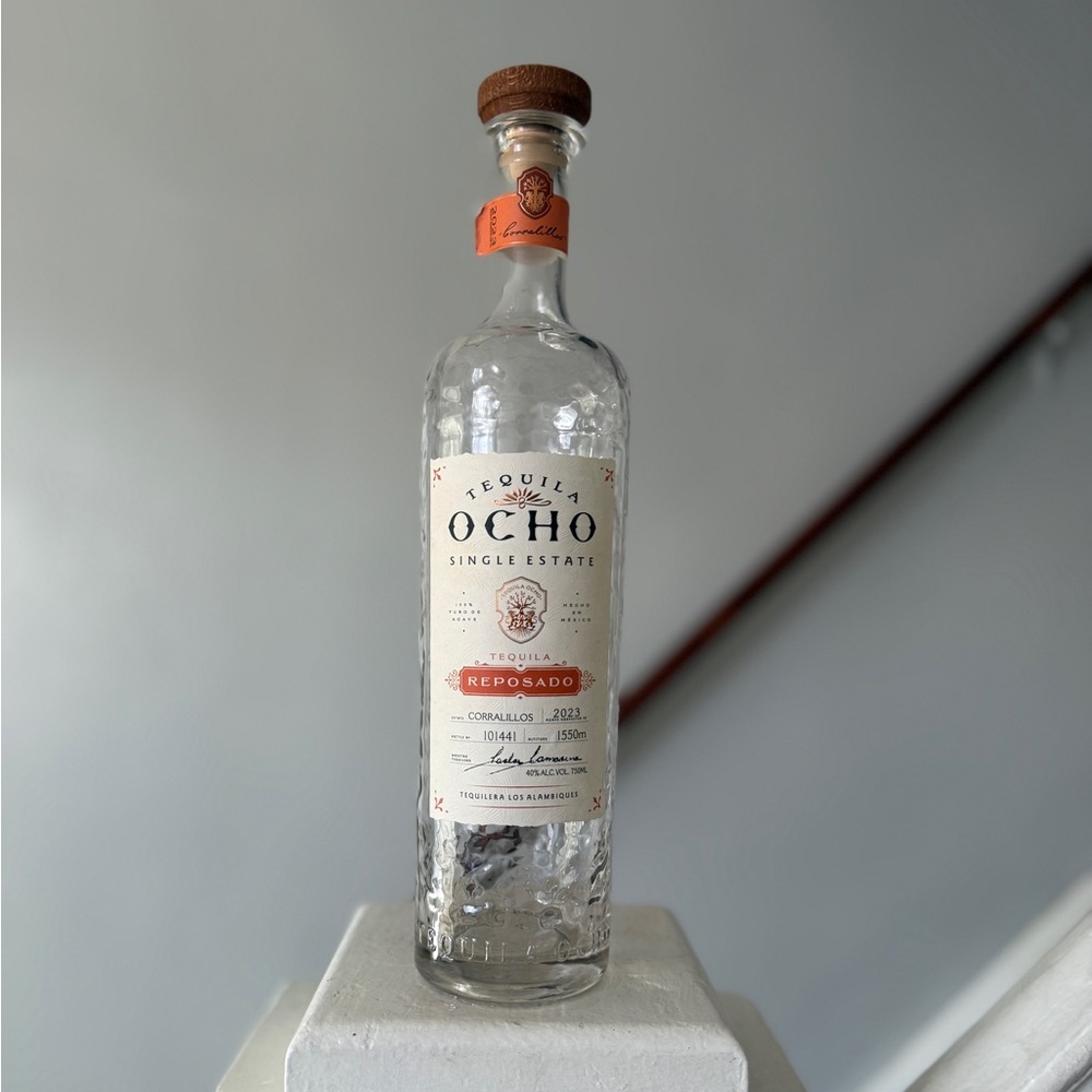 Tequila Ocho Reposado “Corralillos” EMPTY bottle with cap - Picture 2 of 4